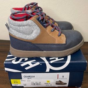 OshKosh Boots size 9. Never worn